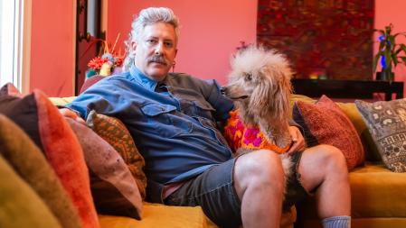 Wahlleistungen Mann mit Hund