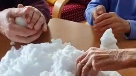 Tagespflege Anna Charlotte - mit allen Sinnen einen Schneemann bauen Tagespflege Anna Charlotte - mit allen Sinnen einen Schneemann bauen
