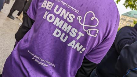 Recruiting T-Shirt mit Aufschrift